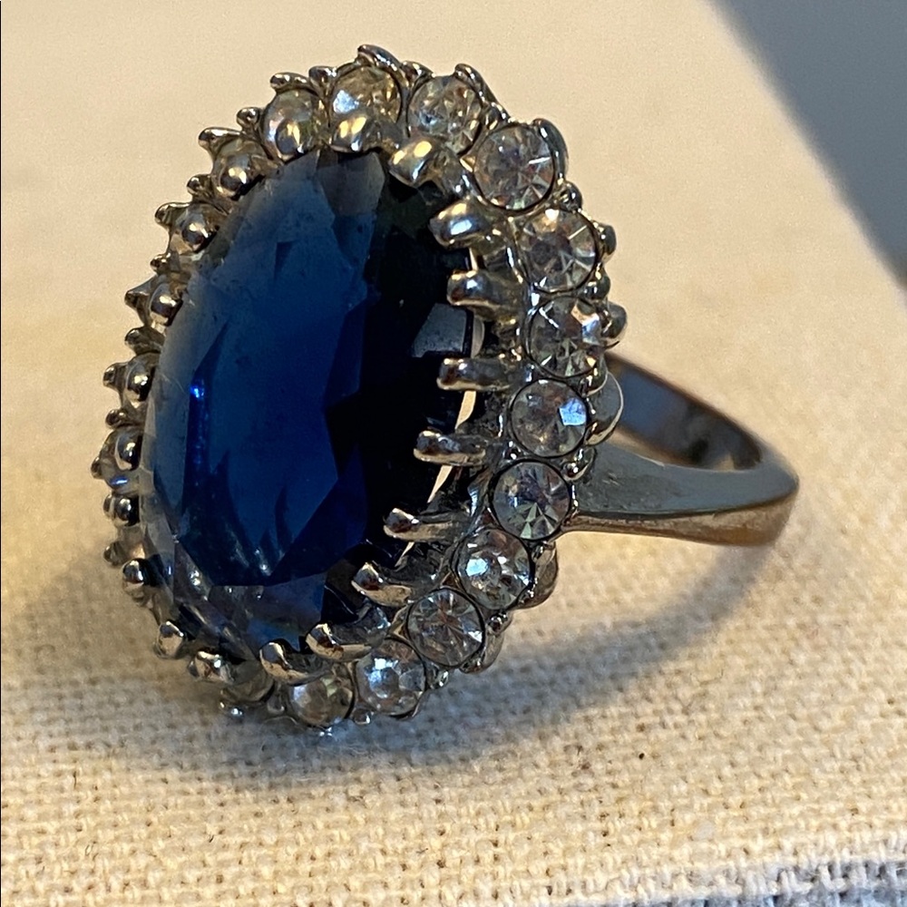 Elegant Blue and Silver Women's Ring (7.5)